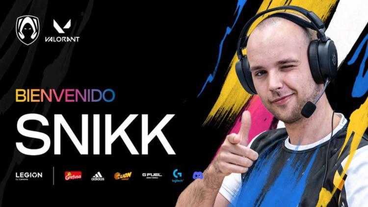 snikk completó el equipo Team Heretics