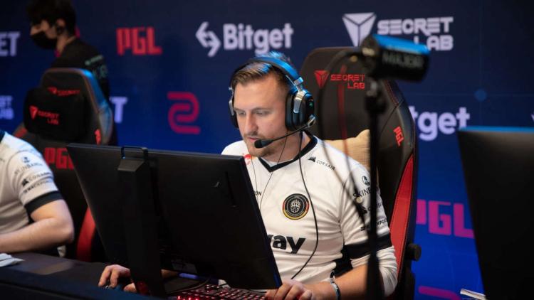 tabseN: " gob b nos enseña mucho y puede llevar al equipo al siguiente nivel"