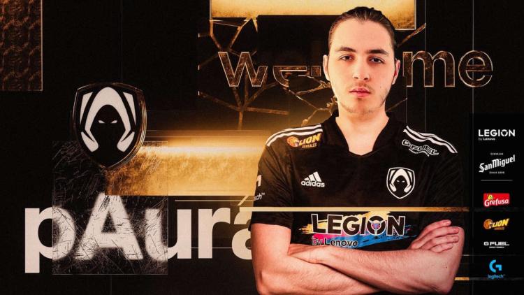 pAura vuelve a Team Heretics