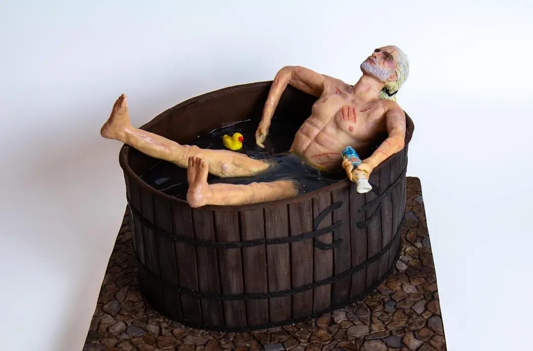 Un fan recrea la icónica escena de la bañera de Geralt en The Witcher 3 en forma de increíble tarta