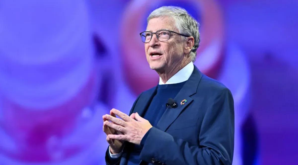 Bill Gates afirma que no se necesitarán humanos para «la mayoría de las cosas» en la era de la IA.