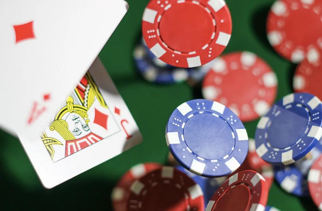 Por qué el Blackjack Social tiene resultados diferentes