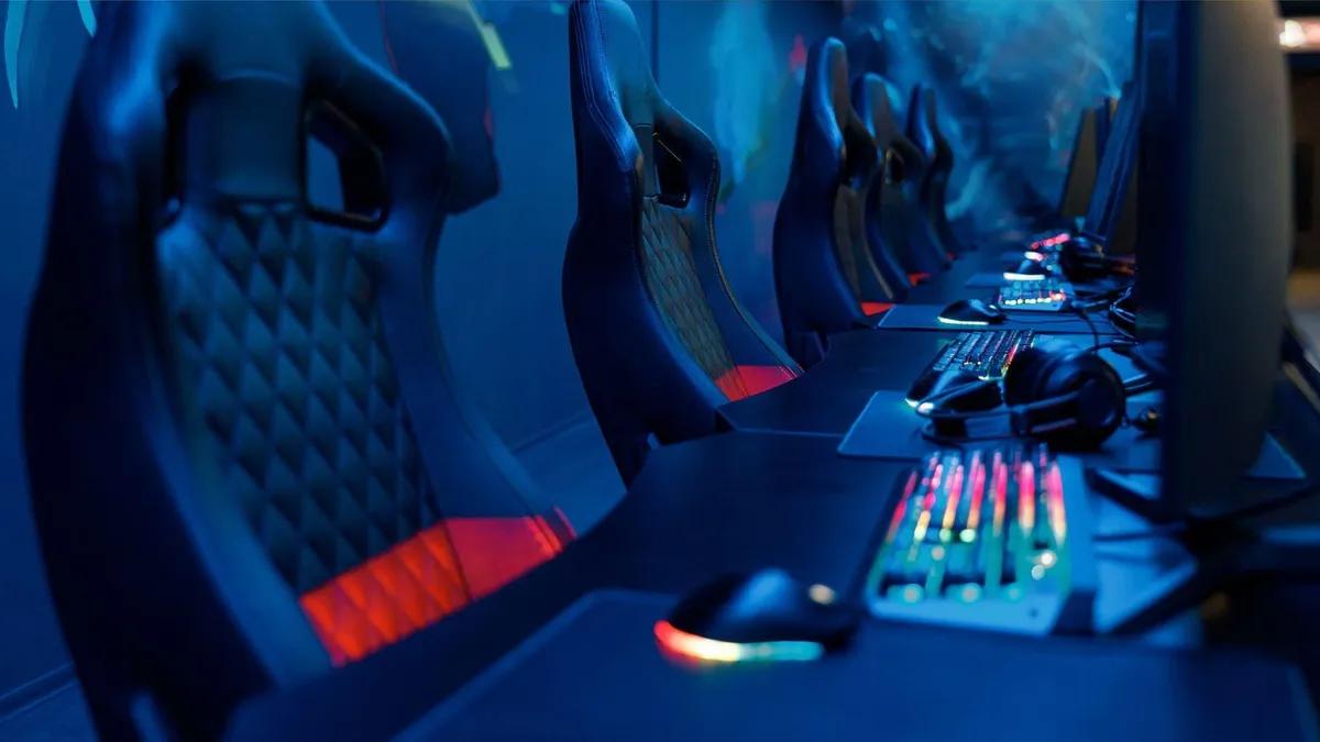 Las plataformas de torneos fusionan los juegos de casino tradicionales con los deportes electrónicos de competición