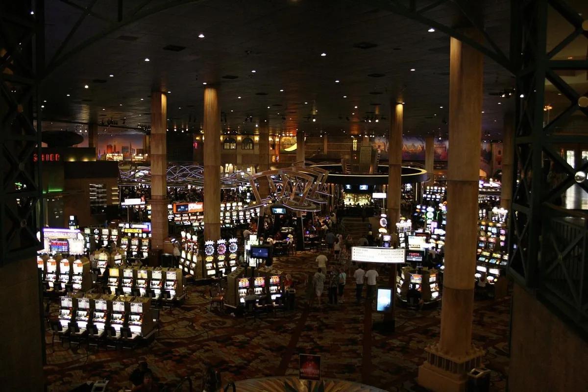 Por qué los modernos casinos en línea son el nuevo imperio del entretenimiento 