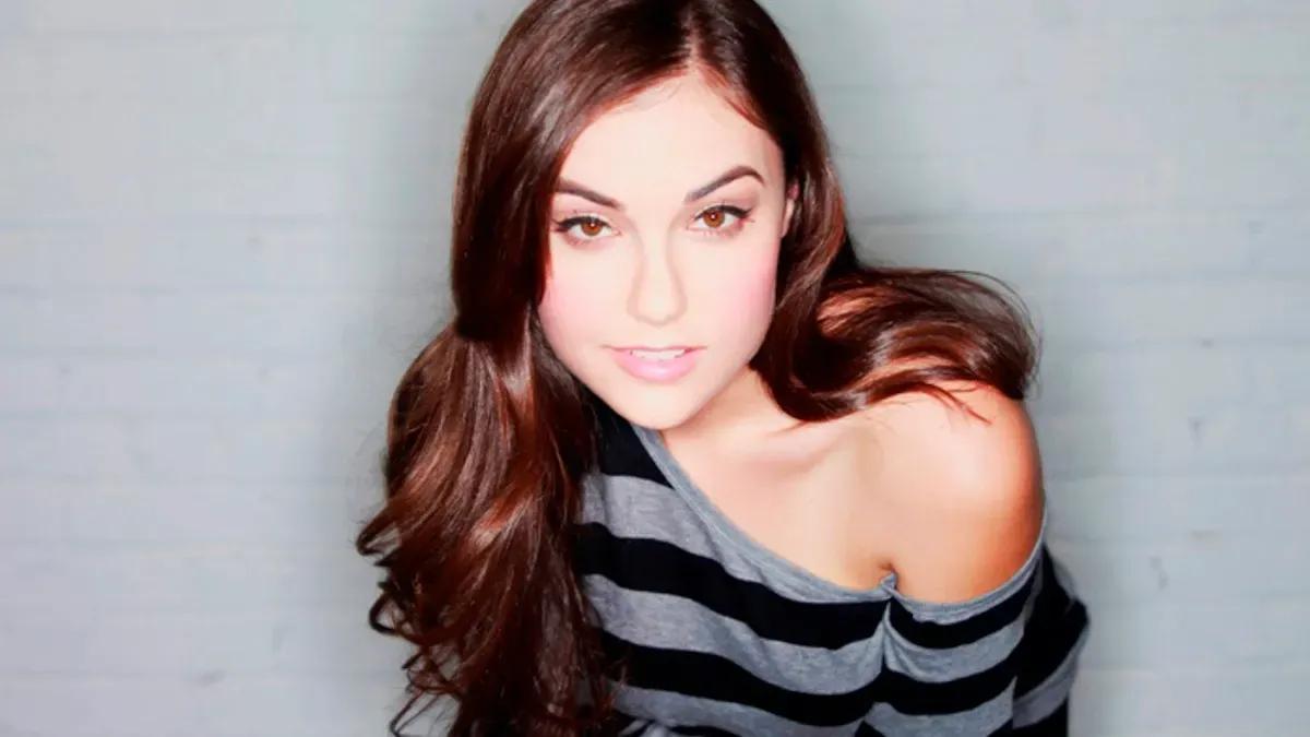 Sasha Grey se convierte en la insólita reina de DOOM: The Dark Ages en Twitch