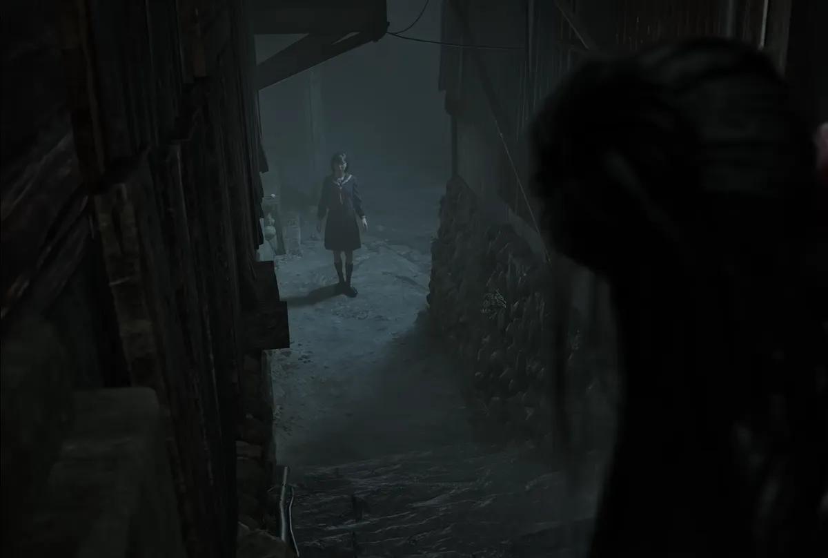 El guionista de Silent Hill f explica el horror como si fuera aderezo de ensalada