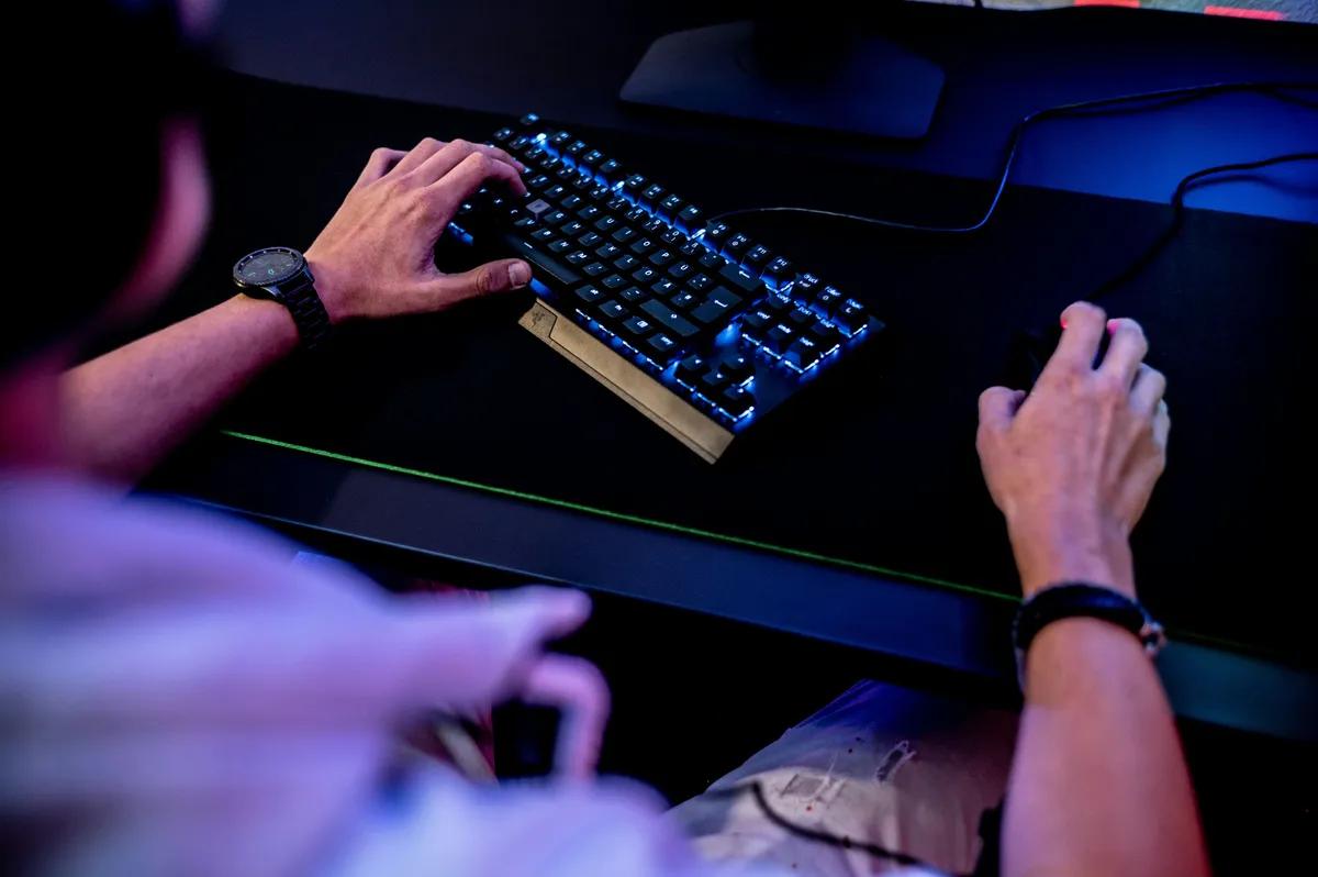 ¿Cómo afectarán las reclasificaciones globales y las nuevas leyes al futuro de las apuestas de eSports?
