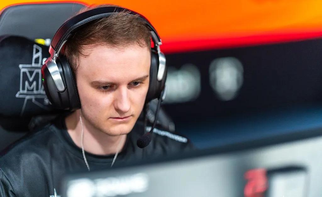 XotiC deja NRG tras cinco meses en el equipo