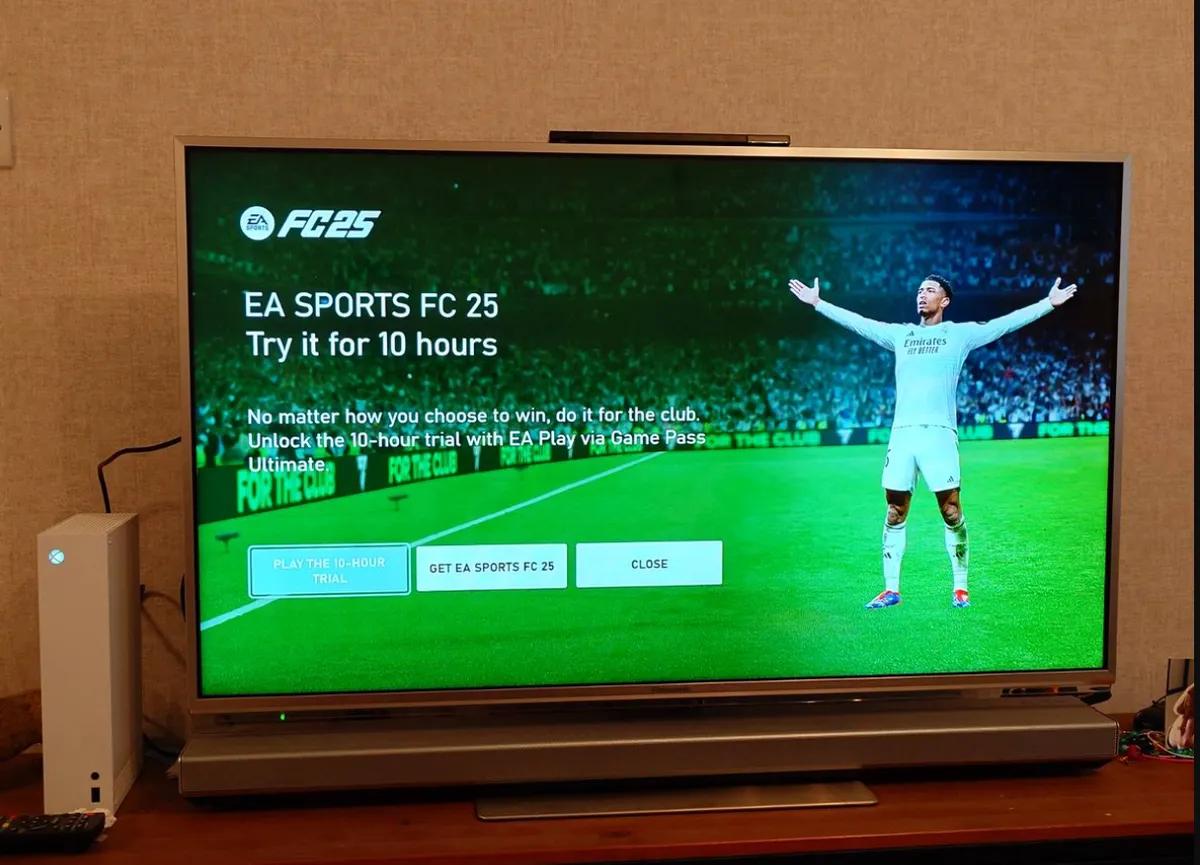 La voz de Guy Mowbray recibe un clon de IA para EA Sports FC 26