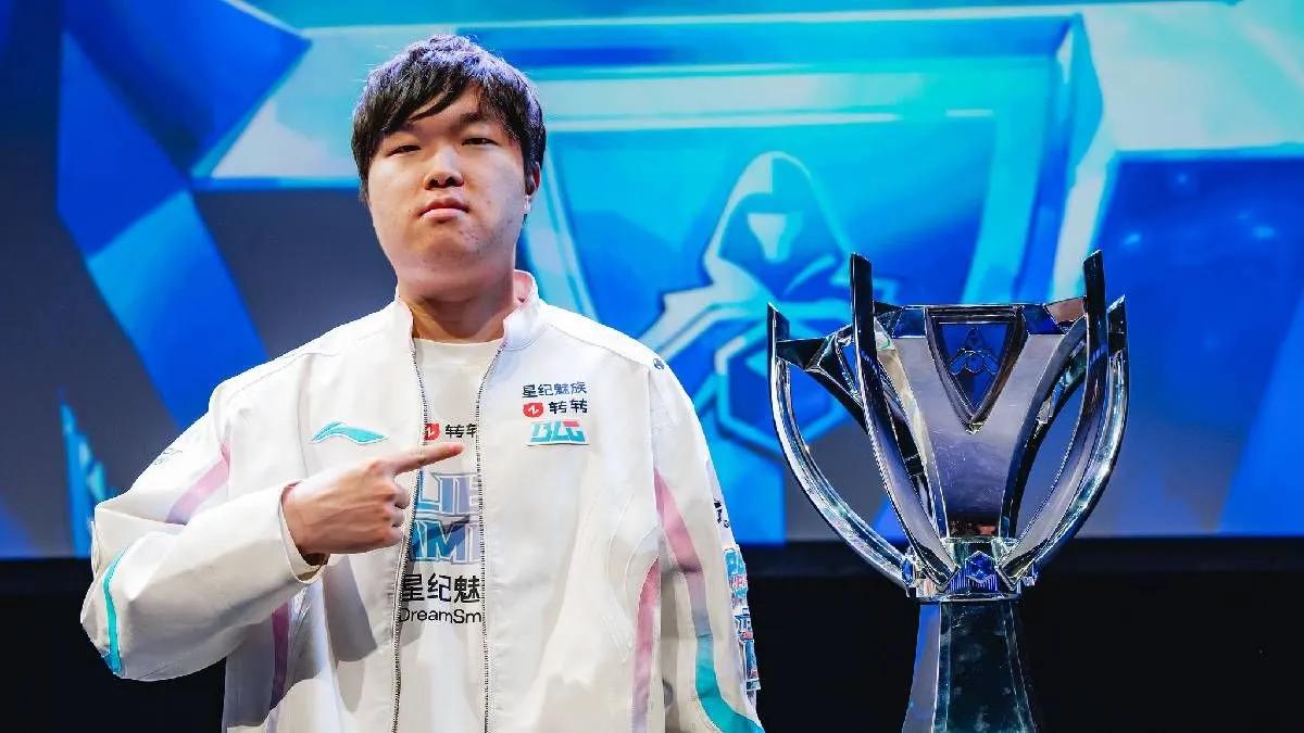 BLG Star Bin multado con más de 22.000 dólares por negarse a chocar los cinco con sus fans en un evento de la LPL