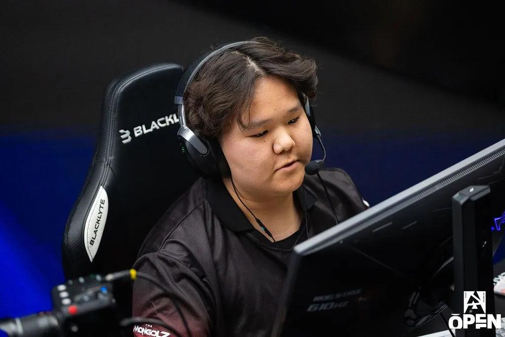 mzinho deja The MongolZ y ficha por BC.Game
