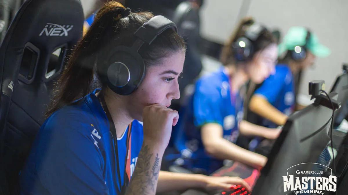 hera abandona el once inicial MIBR Female