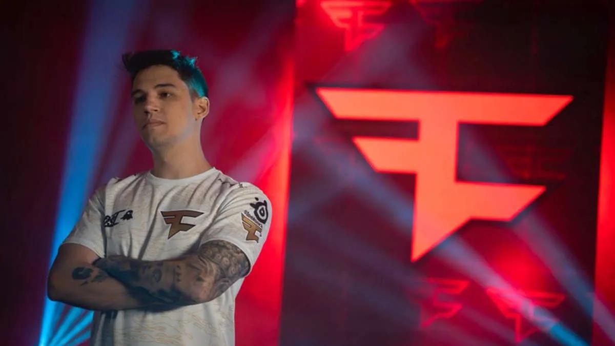 cameram 4n dejó la alineación titular FaZe Clan