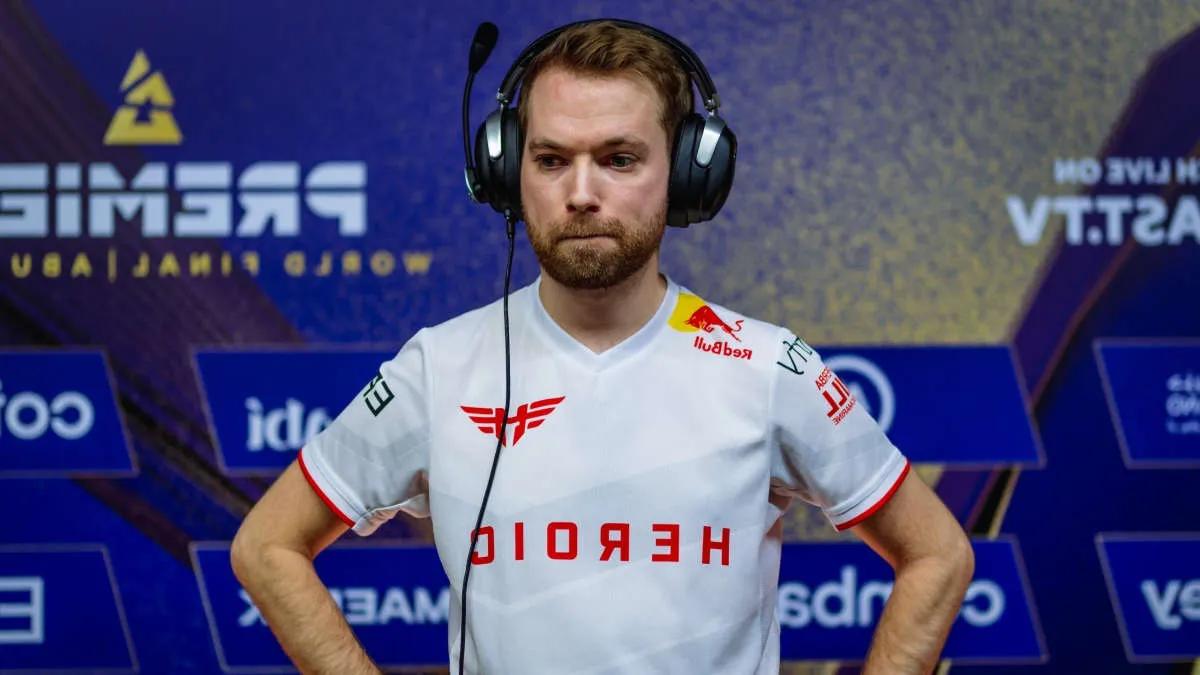 Xizt extiende contrato con Heroic por dos años