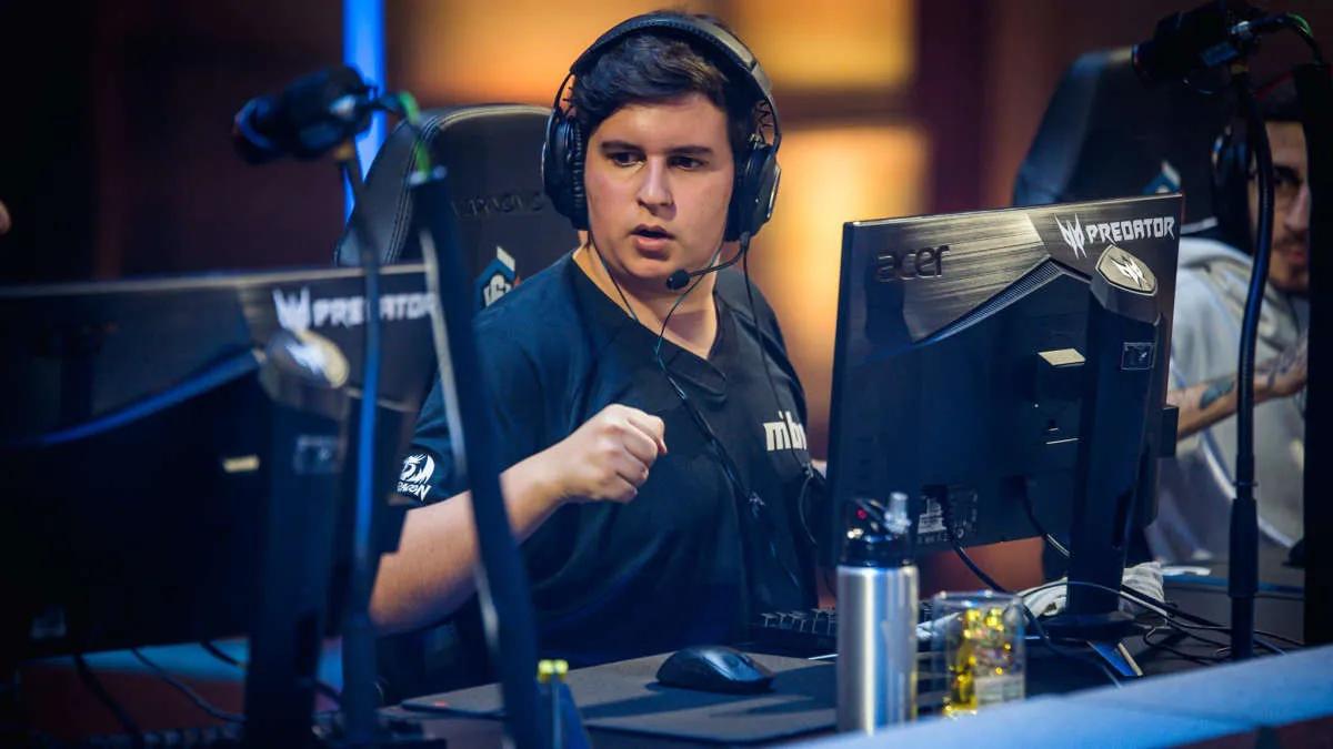 FelipoX sale MIBR en Rainbow Six