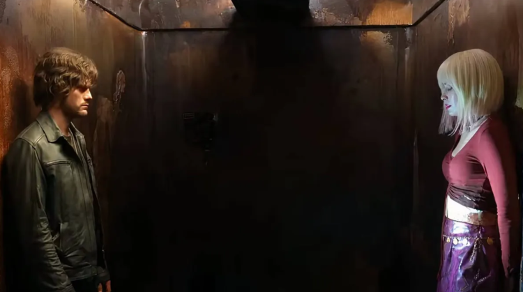 Un regreso visualmente impactante pero finalmente vacío a un clásico del terror 4